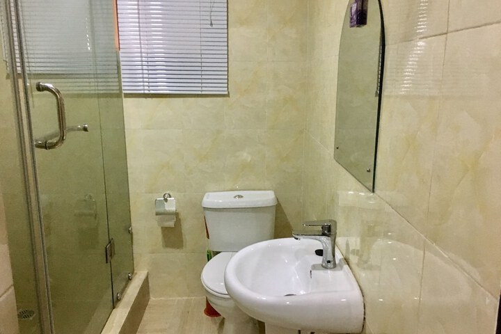 Room 13 of 16