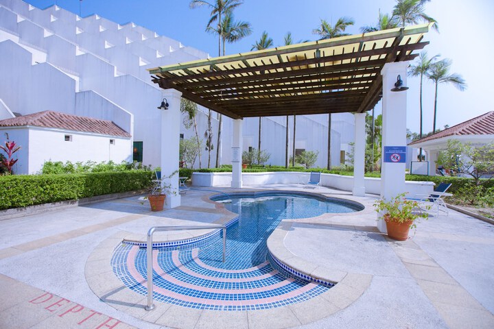 Pool Hotel
