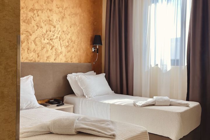 Room 40 of 120