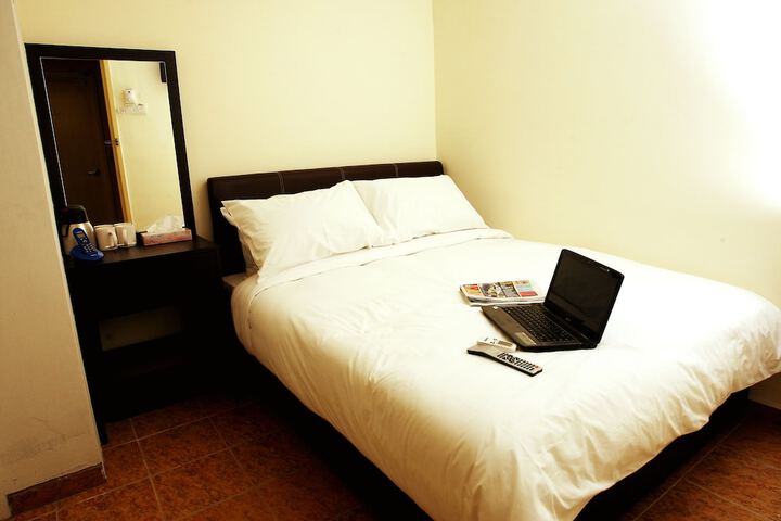 Room 8 of 30