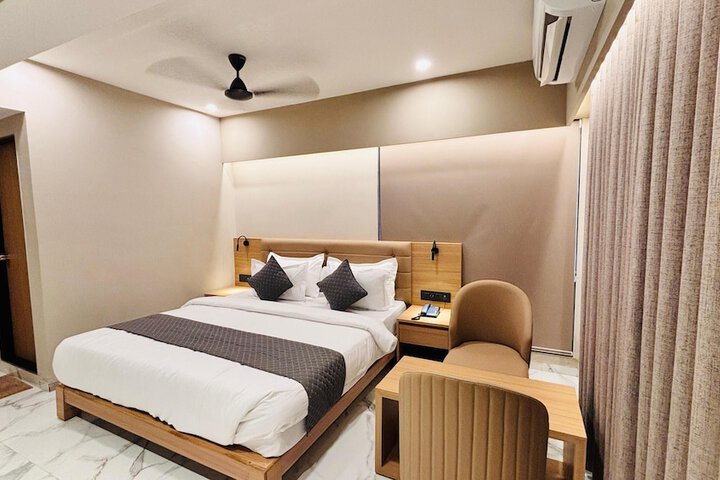Room 18 of 37