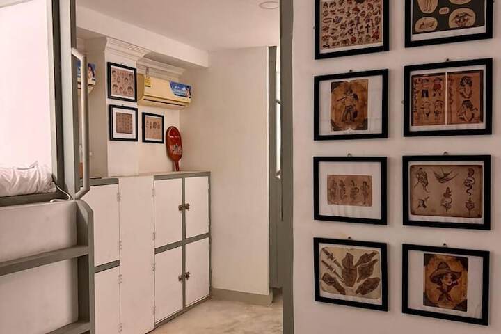 Room 6 of 18