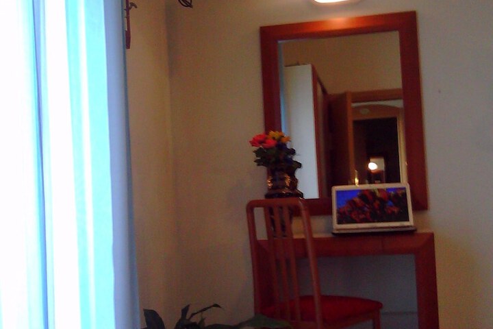 Room 15 of 26
