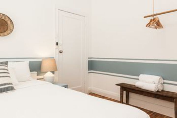Room 4 of 19