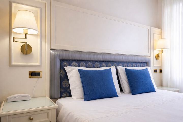 Room 17 of 25