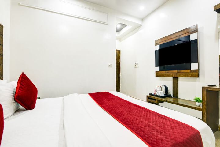 Room 8 of 24