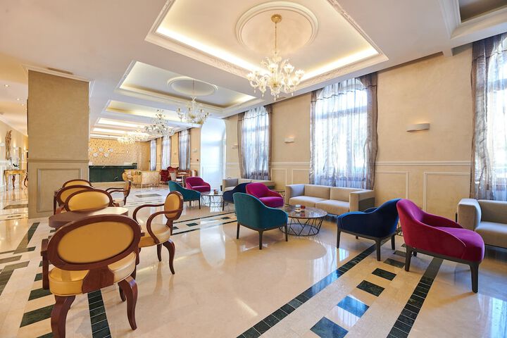 Guest Lobby