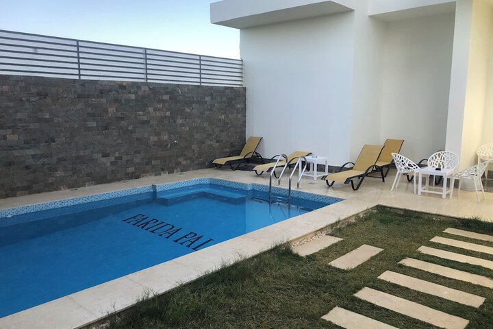 Pool 128 of 147