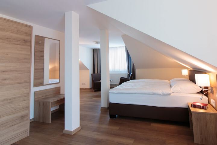 Room 5 of 39