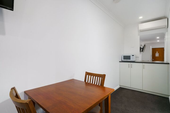 Room 16 of 26