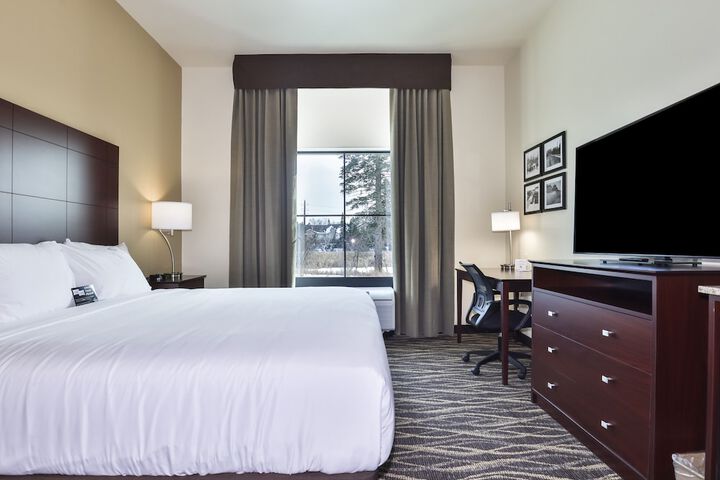 Studio Accessible King Size Bed (24 of 25)