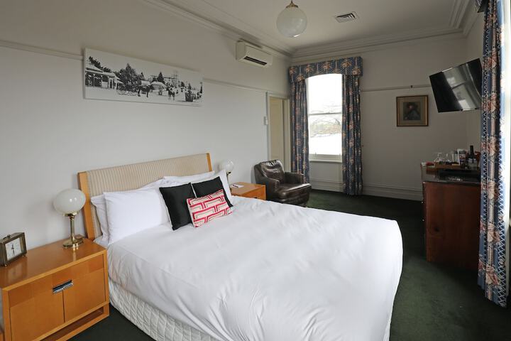 Room 45 of 345