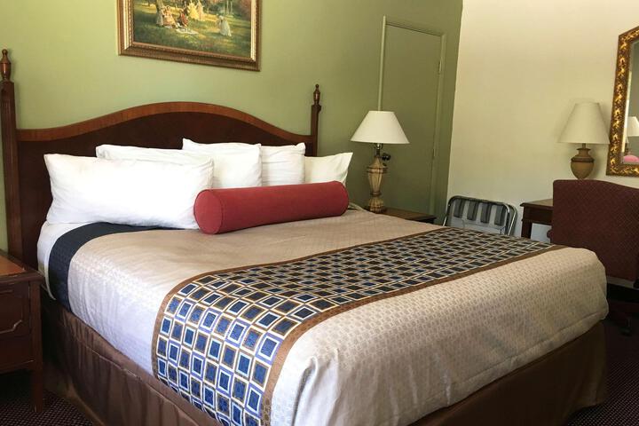 1 King Bed (14 of 80)