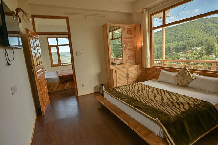 Room 4 of 21