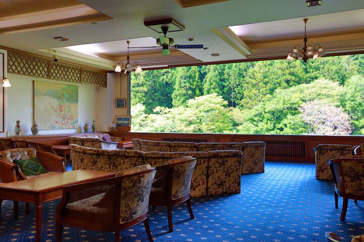 Entrance & Lobby
