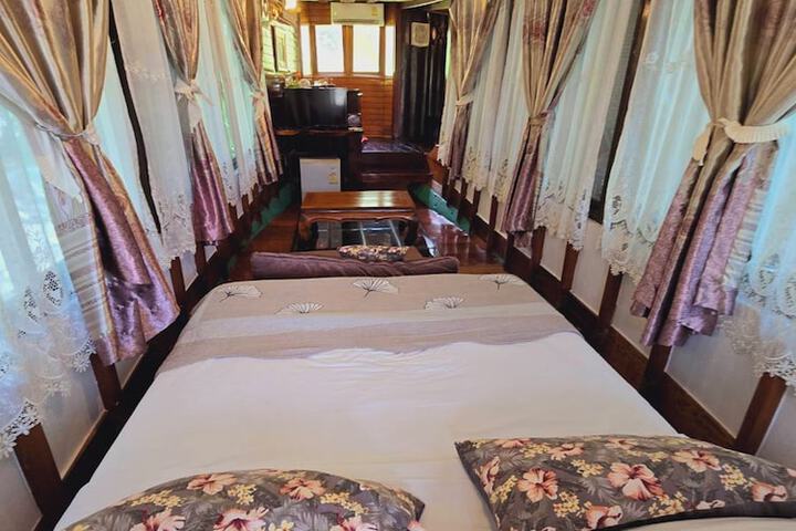 Room 21 of 163