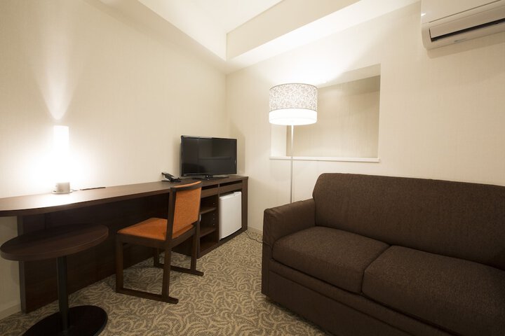 Room 18 of 68