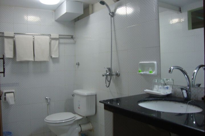 Room 34 of 47