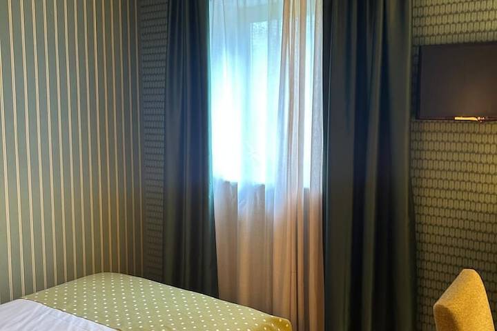 Room 30 of 64