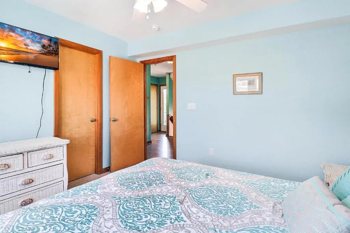 Room 2 of 20
