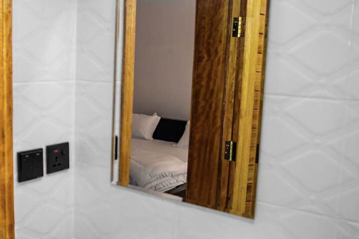 Room 13 of 18