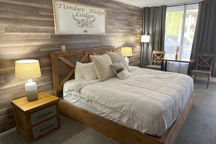 Comfort Room 1 King Bed (7 of 9)