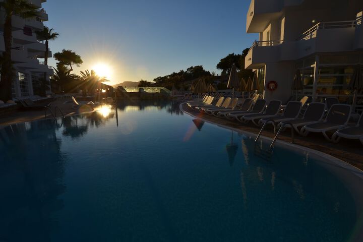 Pool Hotel