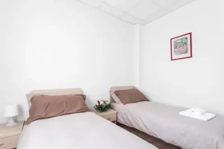 Room 2 of 2