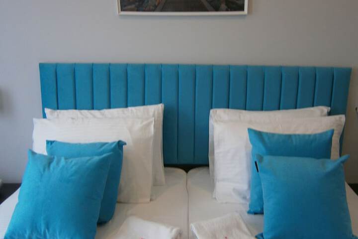 Room 12 of 51