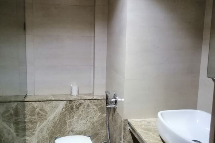 Room 128 of 181