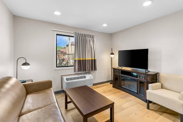 Room 43 of 62