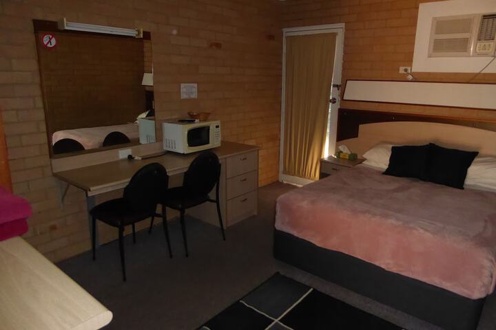 Room 17 of 40