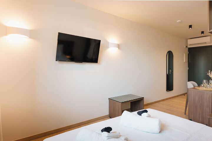 Room 20 of 172