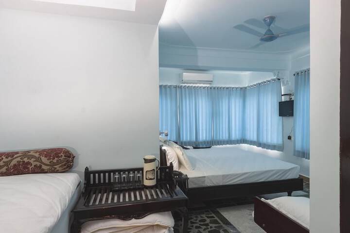 Room 2 of 36