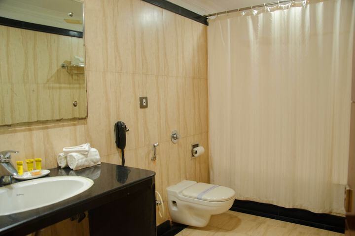 Room 19 of 36