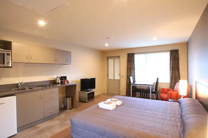 Room 3 of 16