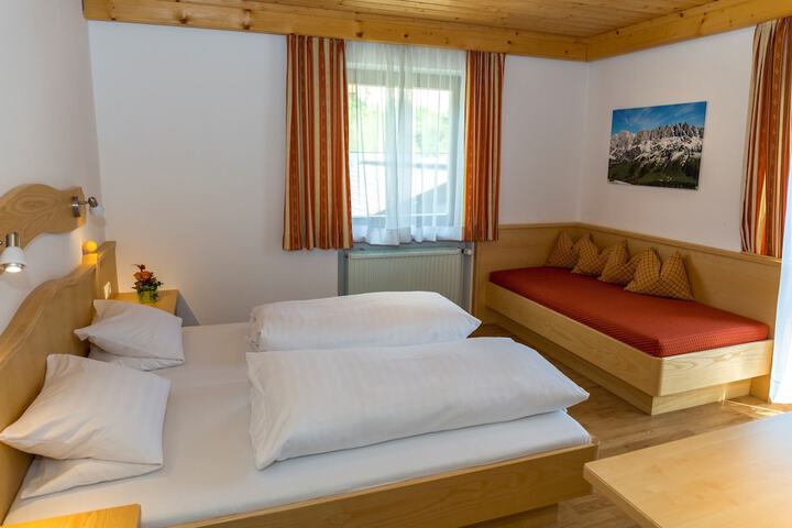 Room 2 of 23