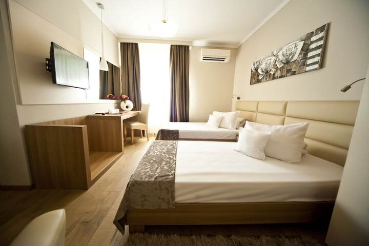 Room 7 of 44