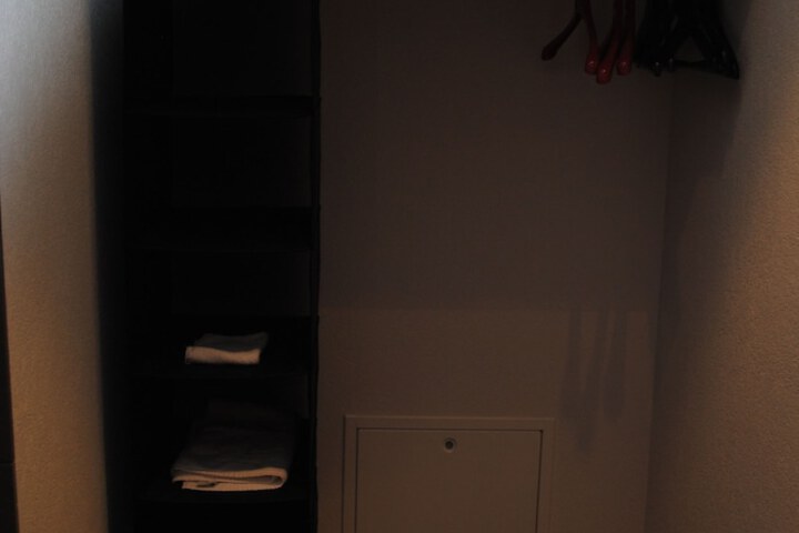 Room 35 of 77