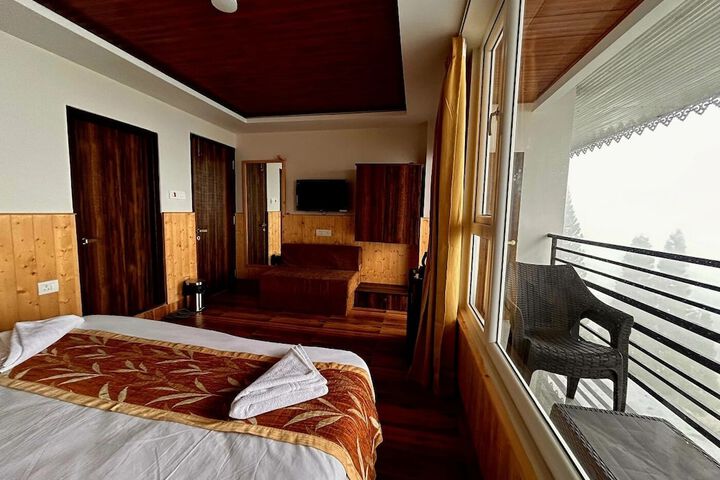 Room 5 of 32