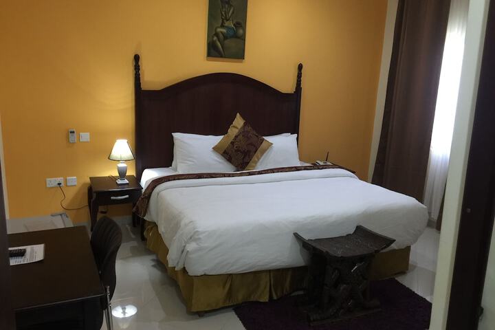 Room 9 of 13