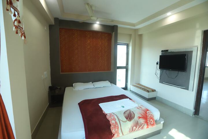 Room 10 of 20