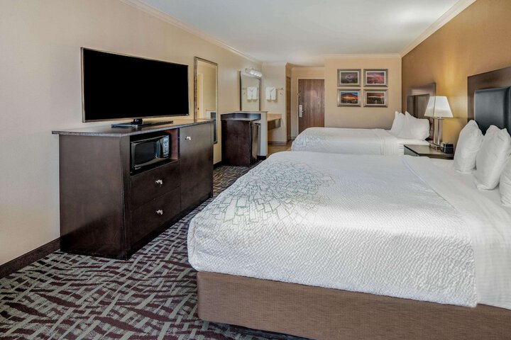 Room 10 of 48