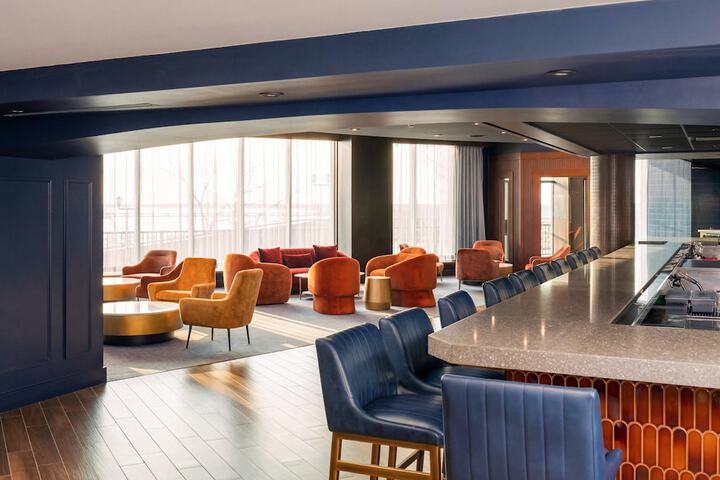 Lounge 55 of 67