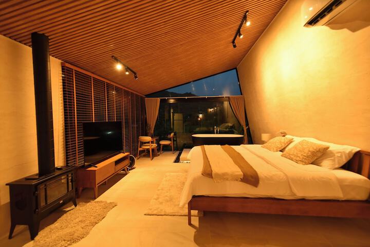Room 100 of 125