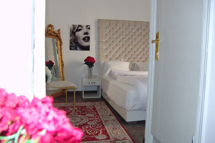 Room 19 of 46