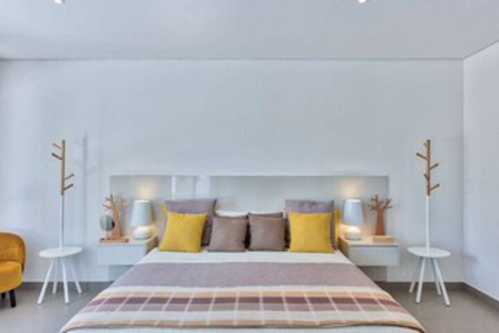 Room 11 of 20