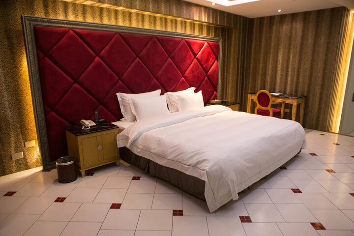 Room 15 of 79