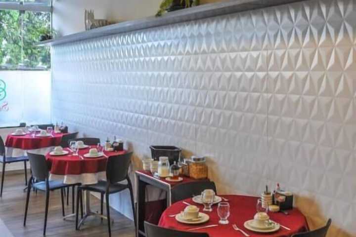Dining 6 of 9