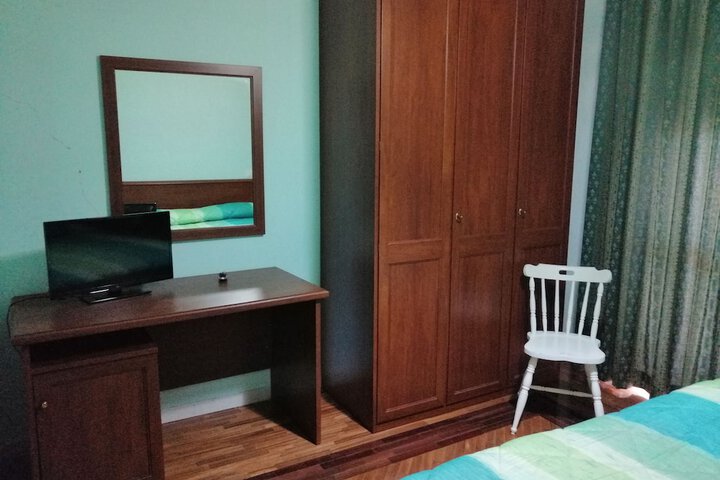 Room 9 of 36